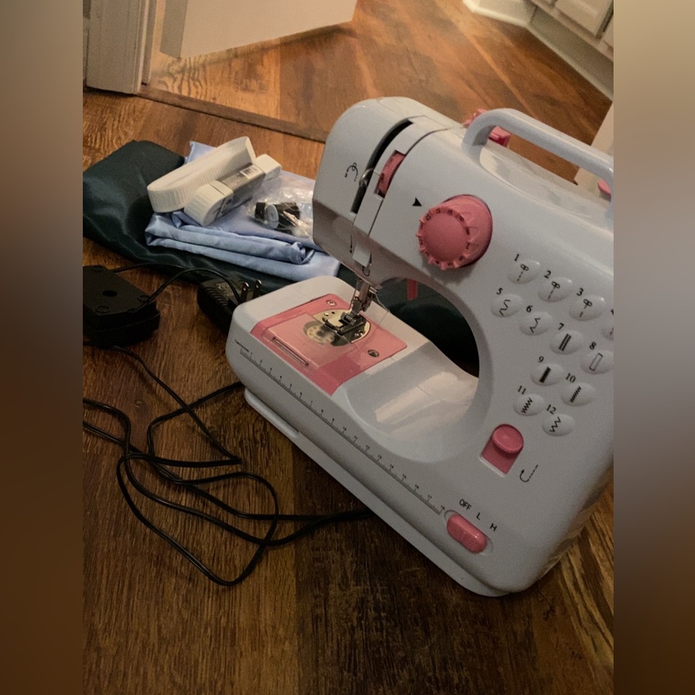 Pink Mini Sewing Kit